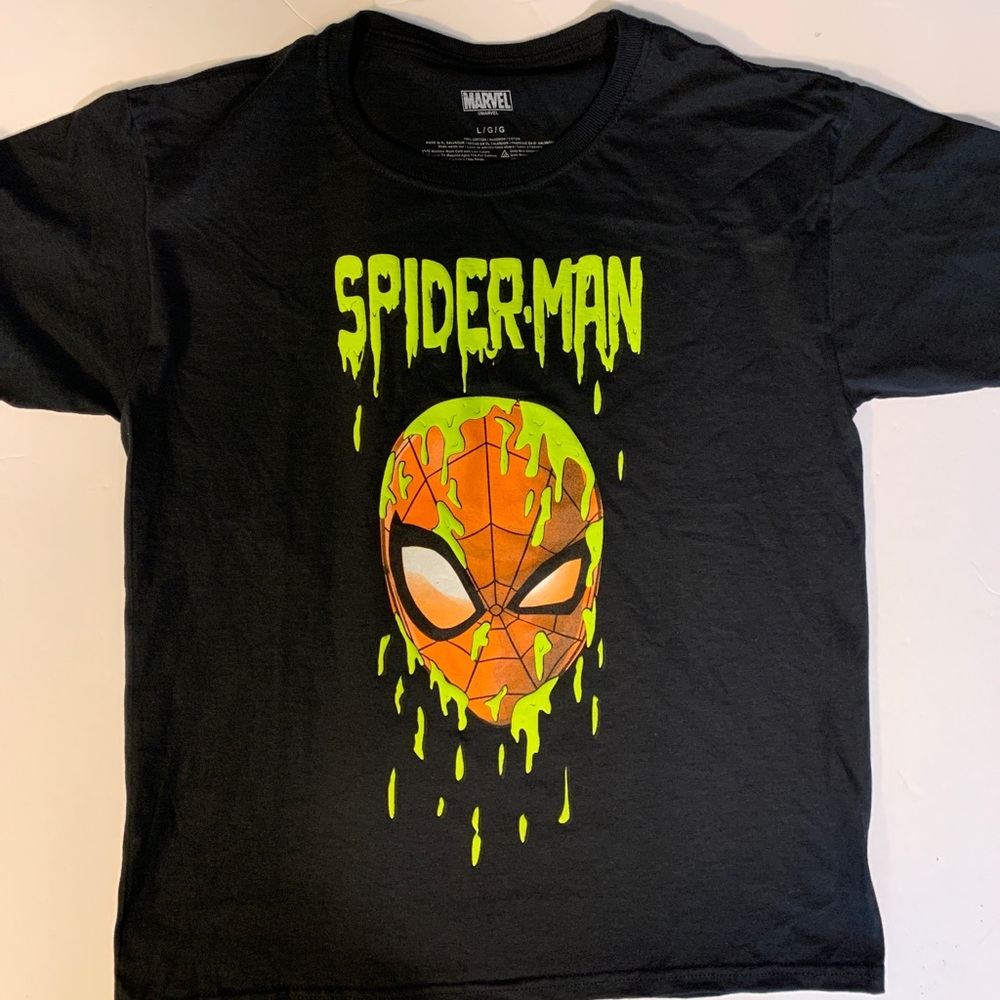 Spiderman t shirt kids large. NWOT. Glows In The Dark